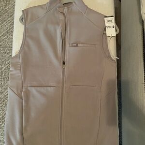 BNWT Figs Womans On Shift Fleece Zip Vest in Gray